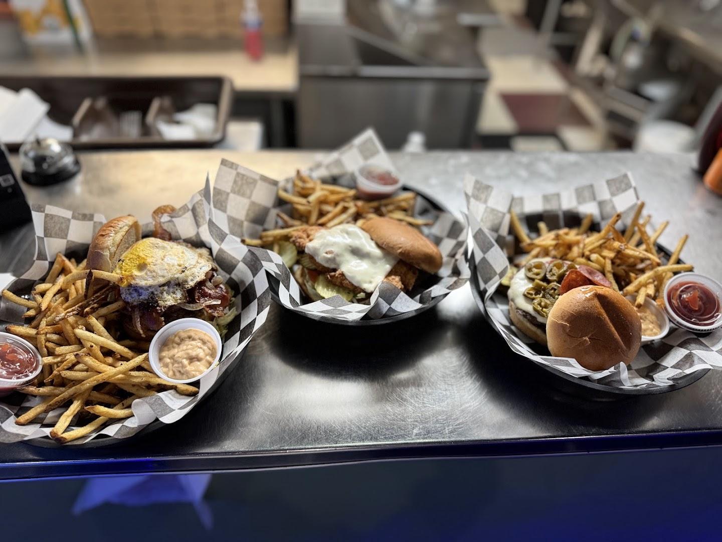 Madhouse Bar & Grill