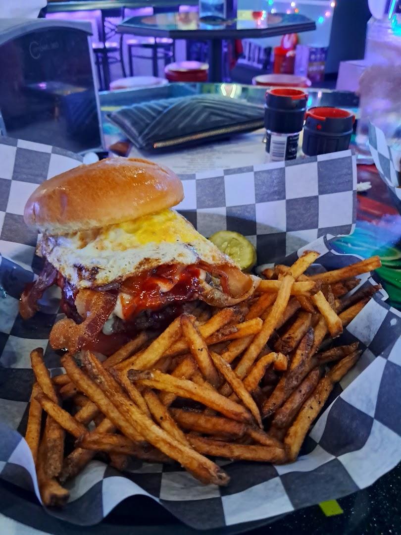 Madhouse Bar & Grill